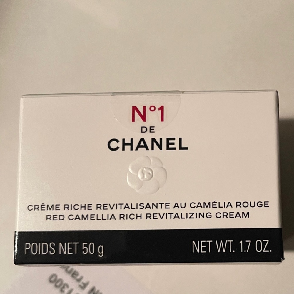 Chanel No 1 revitilizing cream